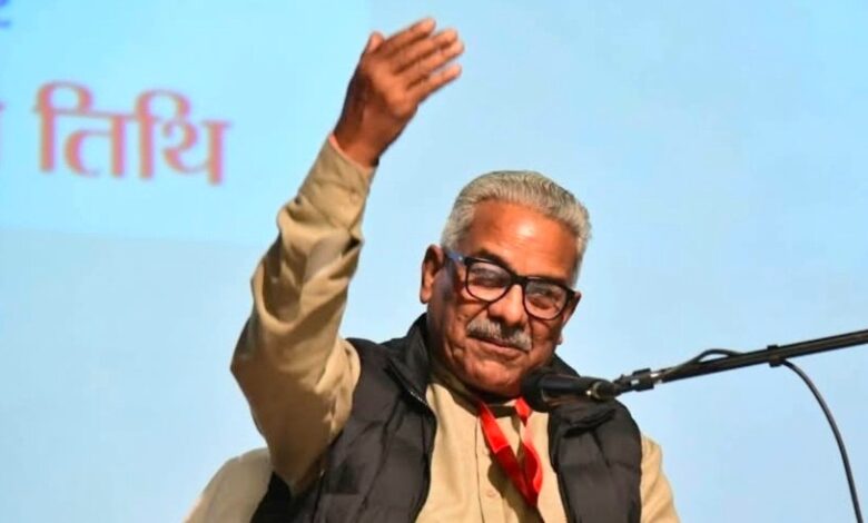 बरेली, 13.12.2025। राष्ट्रीय स्वयं सेवक संघ के सौ वर्ष पूर्ण होने पर चल रहे शताब्दी वर्ष कार्यक्रमों की श्रंख्ला में आज बरेली में एक बड़ा कार्यक्रम आयोजित किया गया। कार्यक्रम सिख समाज के बीच था। जिसमें राष्ट्रीय स्वयं सेवक संघ के सह सरकार्यवाह कृष्ण गोपाल मुख्य अतिथि व मुख्य वक्ता के रूप में थे। अर्बन हाट आडिटोरियम में हुए इस कार्यक्रम में सह सर कार्यवाह ने कहा कि गुरुतेग बहादुर जी भारतीय परंपरा के दैदीप्यमान नक्षत्र थे। उन्होंने समझाया कि गुरु महिमा और सिख समाज की परंपराओं को समझकर उनके रास्तों को अपना कर ही कुरीतिया, भेदभाव का समापन हो सकता है, राष्ट्र विकास का मार्ग प्रशस्त हो सकता है। 